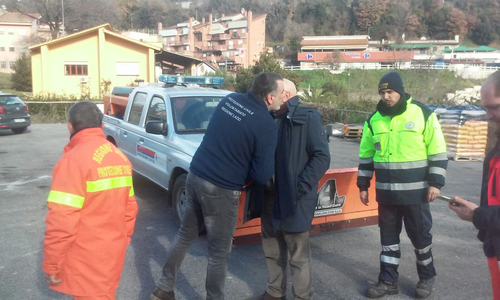 Saluti del Sindaco alla partenza della Protezione Civile per Amatrice